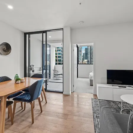 Views & Amazing Location! Free Parking & Wifi Apartment Brisbane