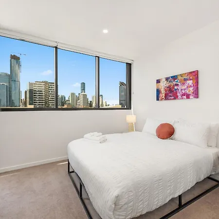Apartment Sensational Views And South Bank Location! *