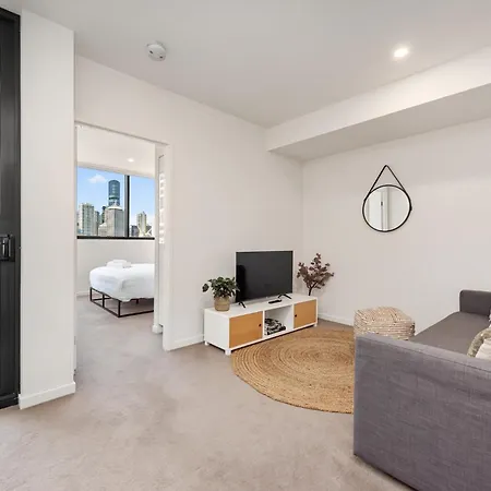 Apartment Sensational Views And South Bank Location! *