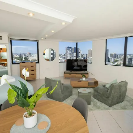 Apartment Sky High River View In