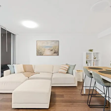 Apartment Urban Retreat 1bed-1bath-study-balcony-1car *