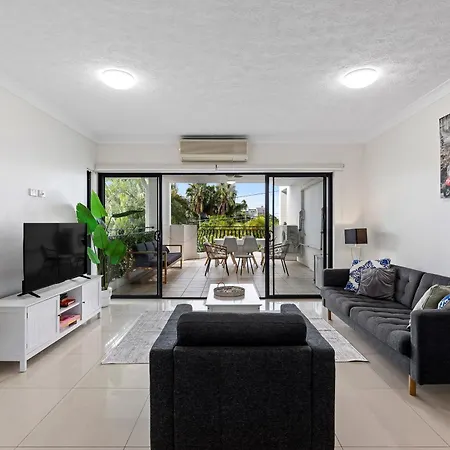 Bright 2br With Parking, Balcony & Wifi * Brisbane