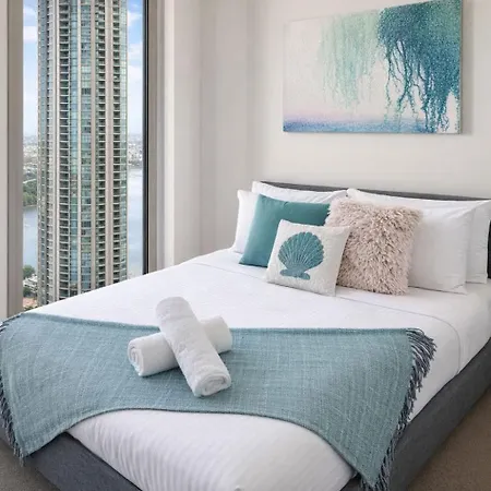 Sky-high Haven-rooftop Infinity Pool Parking Wifi Apartment Brisbane