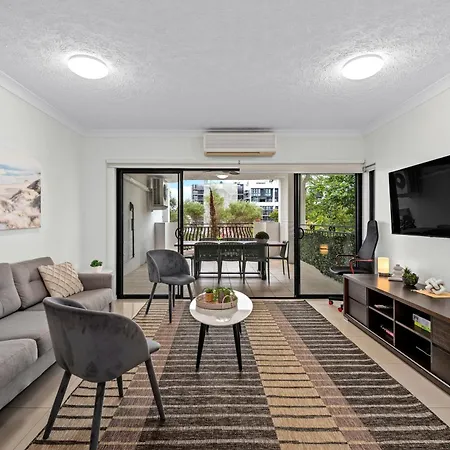 Apartment Spacious 2br With Wifi, Parking & Balcony *