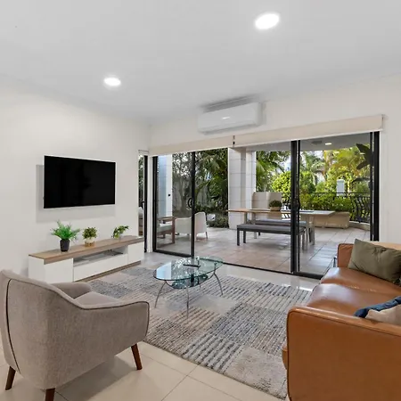 Apartment Sunny & Cozy 2br With Wifi, Parking & Balcony *