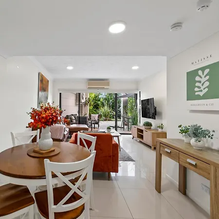 Apartment Spacious & Cozy 2br With Parking, Balcony & Wifi *