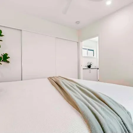 Private Modern - Separate Entry *