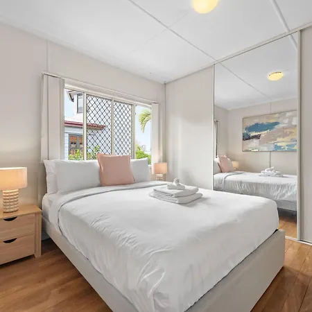 Comfy 1br With Parking - Close To Gabba & Hospitals Apartment *