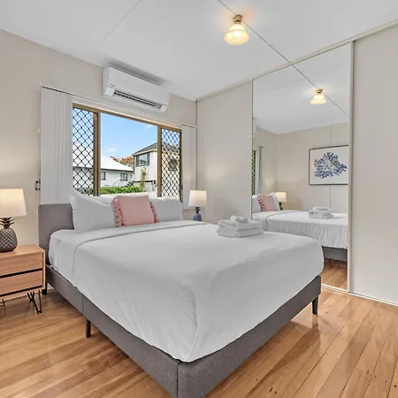 Apartment Homely And Warm With Parking, Wifi And Study Desk