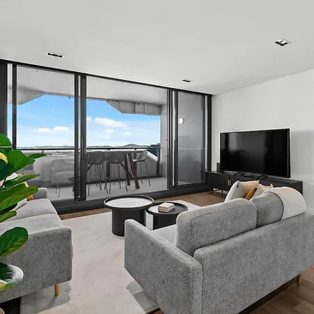 Luxe 3br With Stunning Views, Parking And Pool *