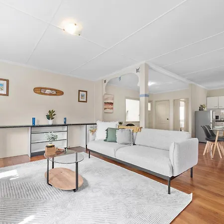 Apartment Cozy & Comfy 2br W/ Parking, Balcony & Wi-fi