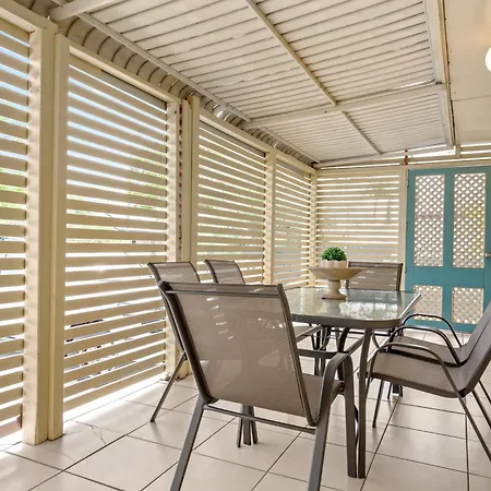 Cozy & Comfy 2br W/ Parking, Balcony & Wi-fi Apartment Brisbane