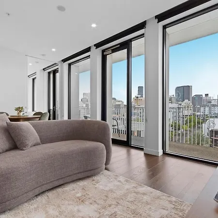 Apartment Two Bedroom Retreat With Pool, Gym And Parking Brisbane