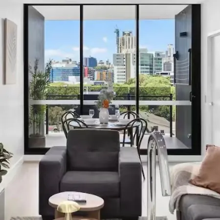 Apartment Milton Luxe 1bd With Views Pool Car Park Balcony Walk To Suncorp Brisbane