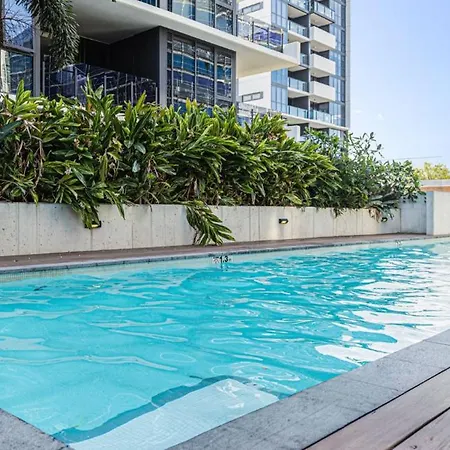 Apartment Milton Luxe 1bd With Views Pool Car Park Balcony Walk To Suncorp *
