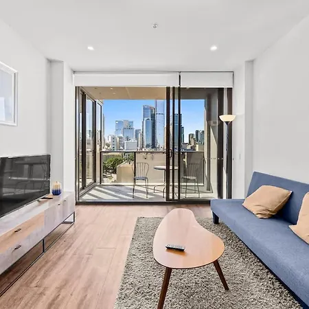 Apartment 9th Floor Retreat - River Views With Parking