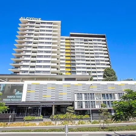 Elite Elegance 2br Hamilton With Parking *