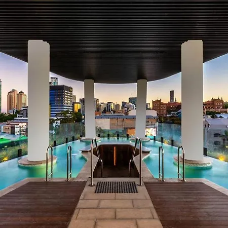 Mickey Clubhouse 1br With Pool, Gym & Brisbane