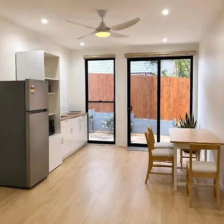 Apartment Newly Renovated 2br Guest With Private Entry Brisbane