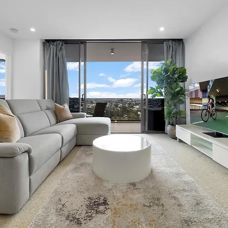 Apartment Modern Living With Secure Parking! Brisbane