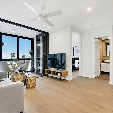 2br Utopia Fortitude Valley -rooftop-pool-king Beds Apartment Brisbane