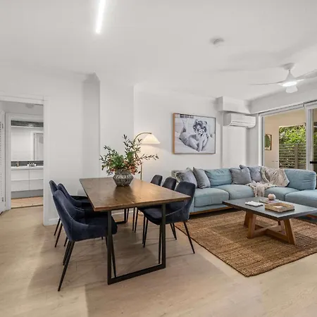 Apartment The Mews Bowen Hills - Spacious 3-bedroom With Pool & Parking *
