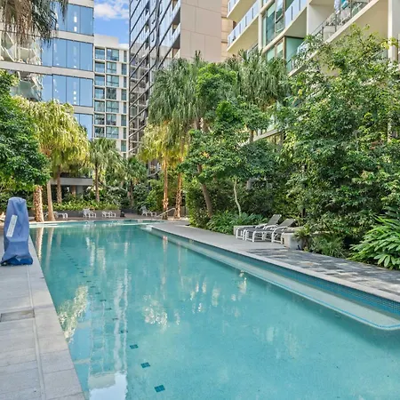 Apartment Luxury 2 Bed 2 Bath Parking Pool Gym & Sauna *