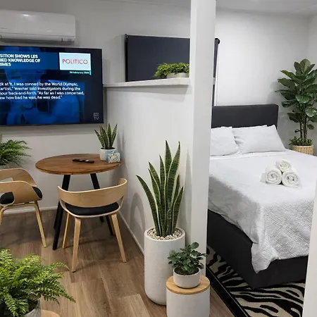 Rated Luxury Retreat With Free Private Parking Apartment