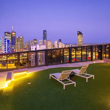 Modern W Pool, Gym, Views - South Brisbane