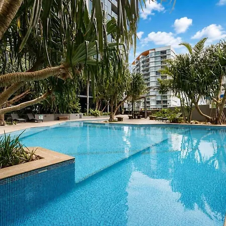 Apartment Level 22 Skyline Views With Sauna, Gym, Pool And Free Parking