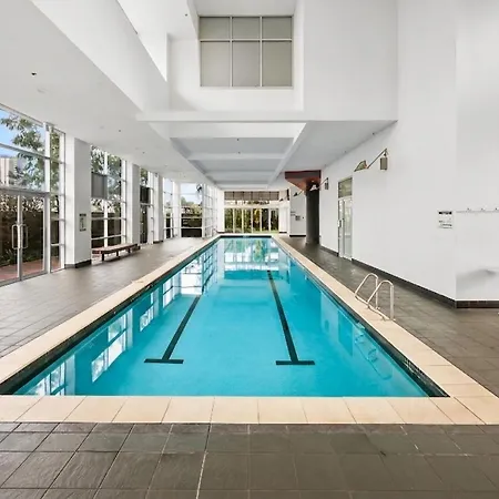 Apartment Entire Unit - 2 Pools - Sauna - Park - Cbd Views - Baby Ready