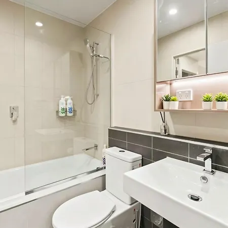Apartment Two Private Ensuites Modern *