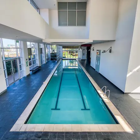 Apartment Cbd Next To Parkland! Amazing Views! *