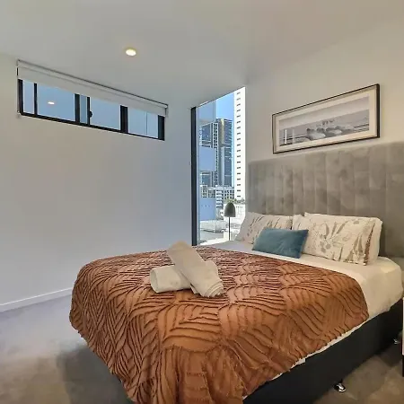 Convenient To Urban Living By Private Host * Brisbane