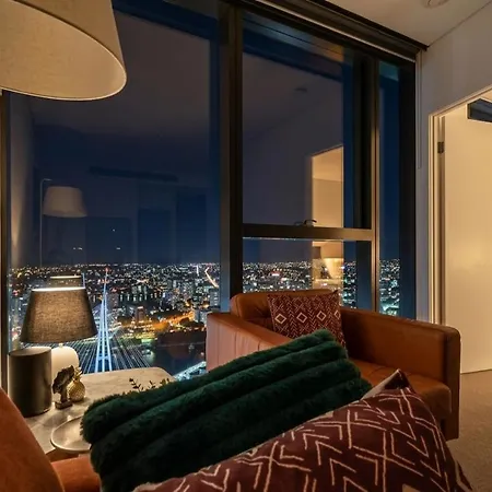 Apartment Level 43 Water Views - 2br - Sleeps 6 & Baby