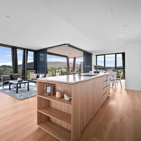 Skyhigh Retreat View And Shopping At Your Doorstep Apartment