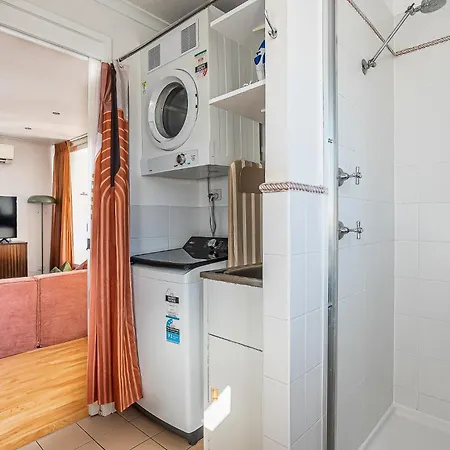 Mid-century Kangaroo Point - 1br Apartment, Walk To Cbd, River & The Gabba Brisbane