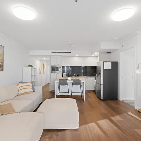Urban Retreat 1bed-1bath-study-balcony-1car Apartment *