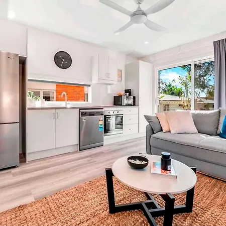 Private Modern - Separate Entry *