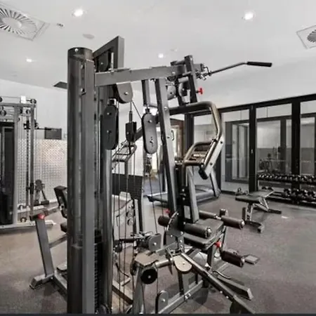 Chic 1br With Pool And Parking *