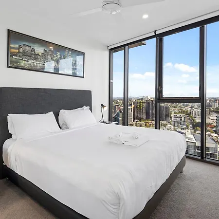 Stunning With Sunset Views, Car Park, Gym And Pool * Brisbane