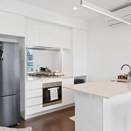 Two Bedroom Retreat With Pool, Gym And Parking Apartment Brisbane