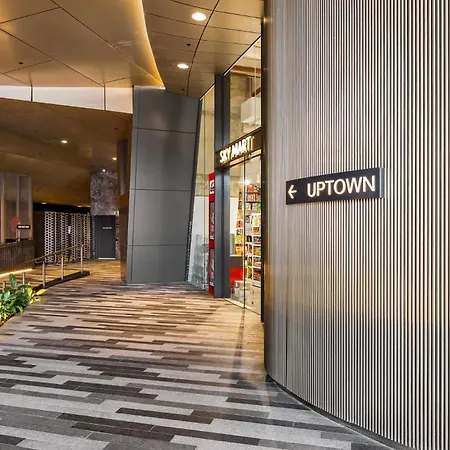 Sky Tower 1br Luxe Retreat Pool & Gym Apartment *