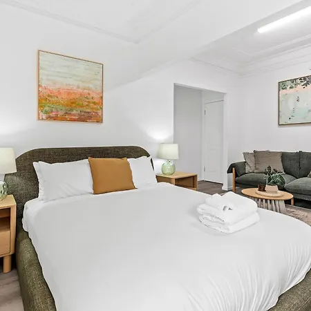 Cozy And Modern Cbd - Short Walk To Hospitals *