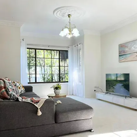 Apartment Elegant Family Runcorn With Parking Brisbane