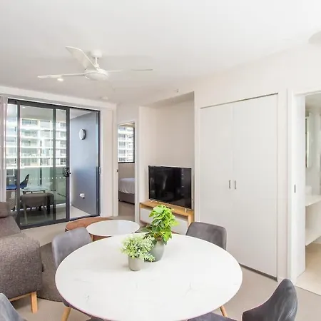 Elite Elegance 2br Hamilton With Parking Apartment Brisbane