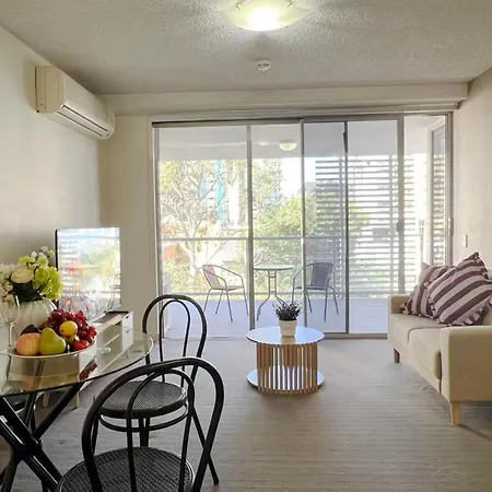 Apartment Budget 2br 2ba South With Parking *