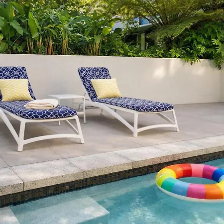 2br Night Life -pool-parking-rooftop-intercom Brisbane