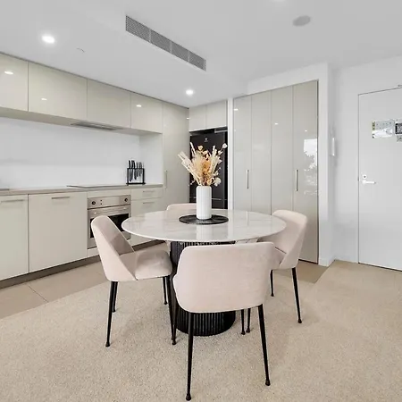 Modern Living With Secure Parking! *
