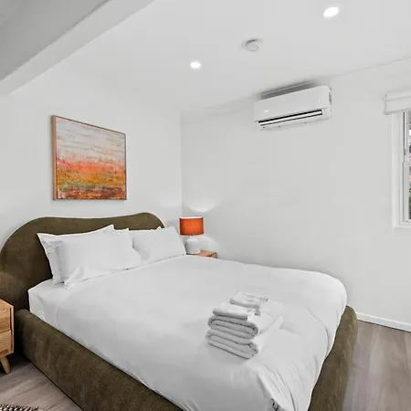 Apartment Cozy - Short Walk To Hosp And Cbd With Balcony *